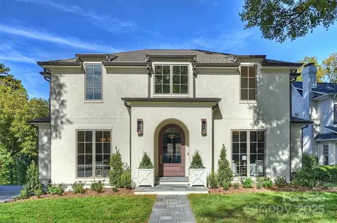1544 Providence Dr, Charlotte, NC 28211
