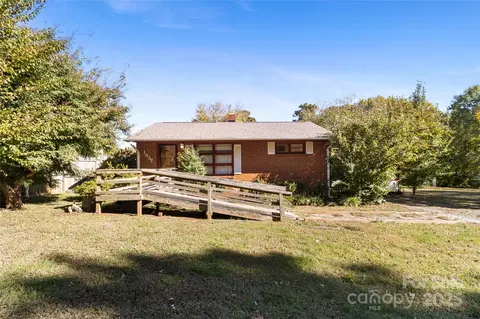 1837 Slater Rd, Charlotte, NC 28216