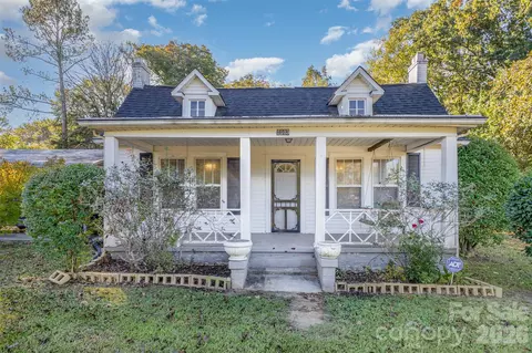 Exterior - 1103 E Arch St, Lancaster, SC 29720 photo 2 of 3
