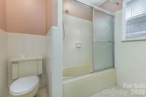 Bath - 1103 E Arch St, Lancaster, SC 29720 photo 2 of 3