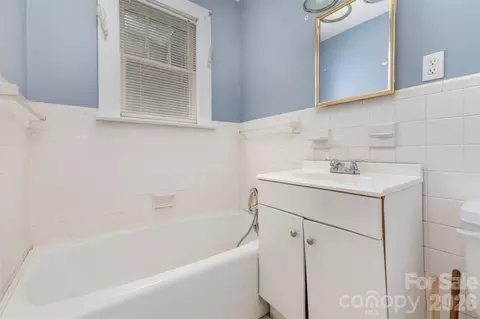Bath - 1103 E Arch St, Lancaster, SC 29720 photo 3 of 3