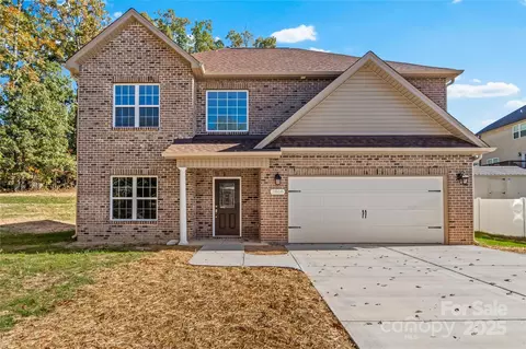 2858 Eland Dr, Winston Salem, NC 27127