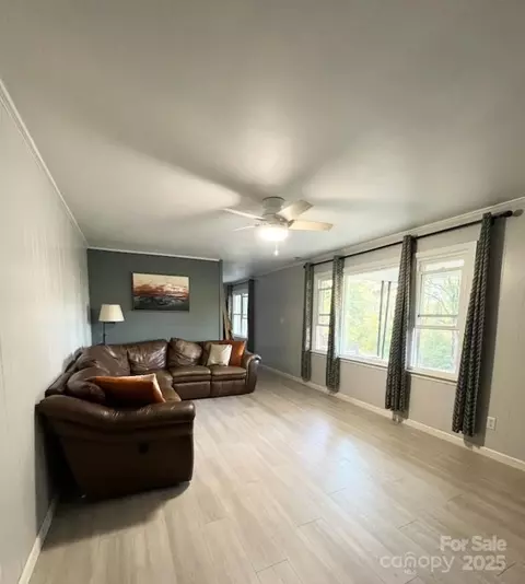 Living - 942 Hicks Chapel Loop, Marion, NC 28752 photo 1 of 1