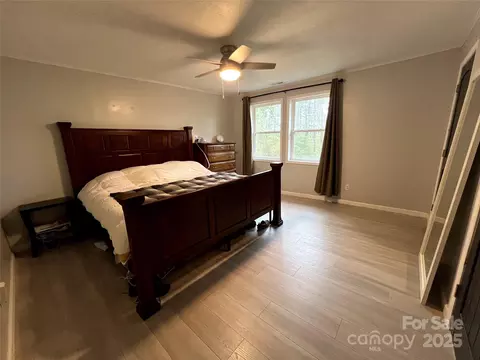 Bedroom - 942 Hicks Chapel Loop, Marion, NC 28752 photo 1 of 1