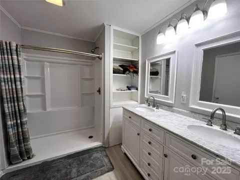 Bath - 942 Hicks Chapel Loop, Marion, NC 28752 photo 1 of 3