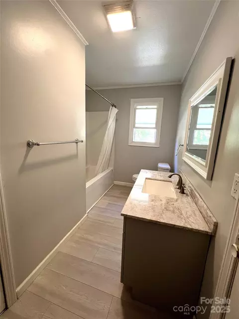 Bath - 942 Hicks Chapel Loop, Marion, NC 28752 photo 3 of 3