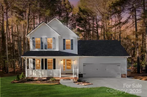 8748 Oldenburg Dr, Mount Pleasant, NC 28124