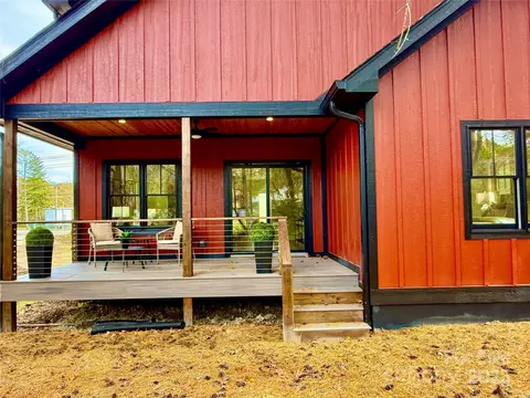 Exterior - 296 Gallimore Rd, Brevard, NC 28712 photo 2 of 4