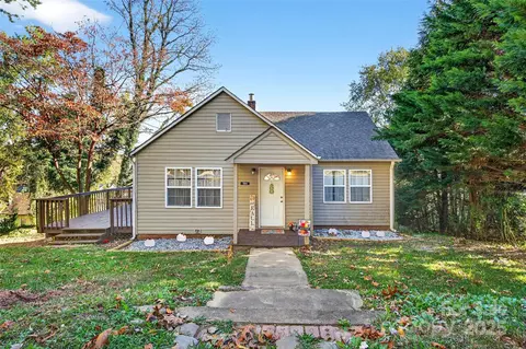194 Maple St, Old Fort, NC 28762