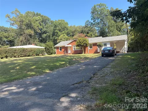 5206 Burke Dr, Charlotte, NC 28208