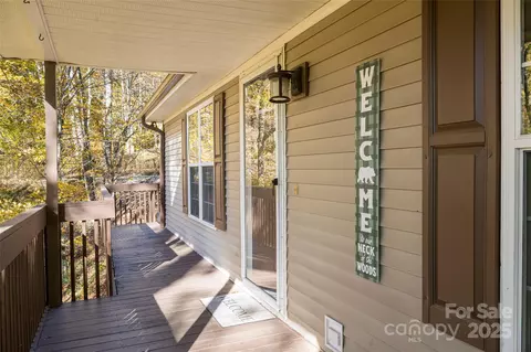 334 Foxden Rd, Mars Hill, NC 28754