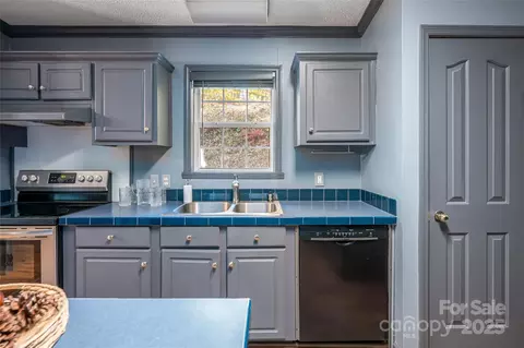 Kitchen - 334 Foxden Rd, Mars Hill, NC 28754 photo 1 of 1