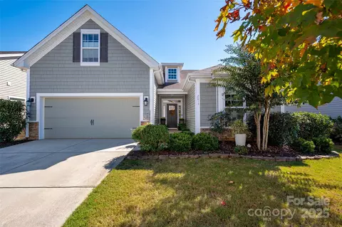 2015 Blackberry Ln, Lancaster, SC 29720