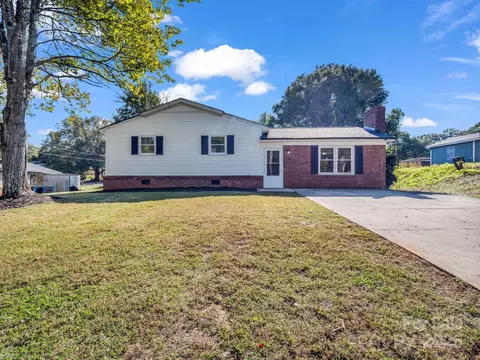 183 Caldwell St, Forest City, NC 28043