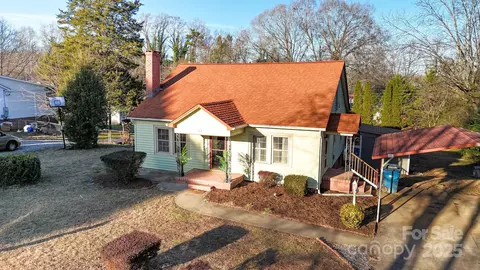 375 20th Ne Ave NE, Hickory, NC 28601