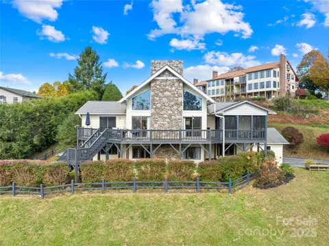 4305 Laurel Park Hwy, Hendersonville, NC 28739