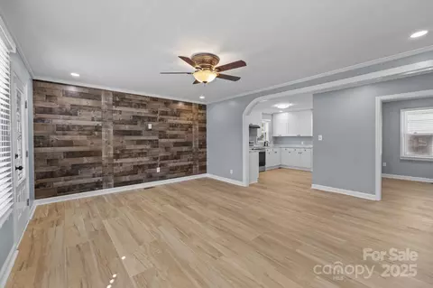 Living - 1804 Bennett Rd, Lancaster, SC 29720 photo 3 of 4