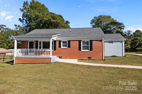 1804 Bennett Rd, Lancaster, SC 29720