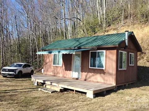 241 Bloom Trl, Sylva, NC 28779