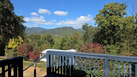 14 Vultures Nest Rd, Swannanoa, NC 28778