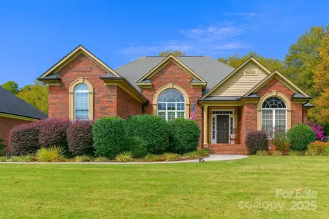 2813 Monterrey Ln, Monroe, NC 28110
