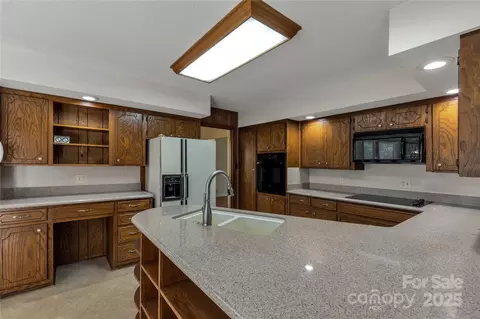 Kitchen - 1779 Windsor Dr, Lancaster, SC 29720 photo 2 of 3