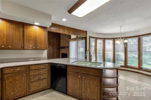 Kitchen - 1779 Windsor Dr, Lancaster, SC 29720 photo 3 of 3