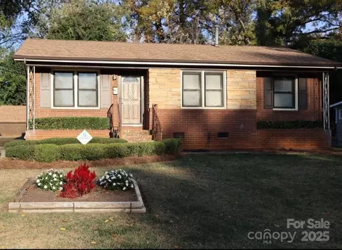 4318 Knollcrest Dr, Charlotte, NC 28208