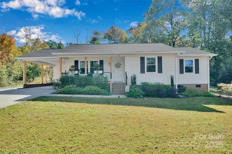 2947 Heavners Farm Ct, Lincolnton, NC 28092