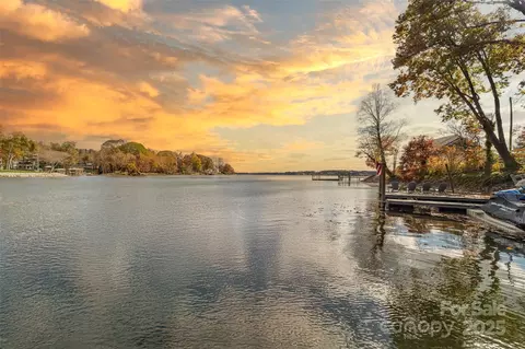 4554 Ina Ln, Sherrills Ford, NC 28673