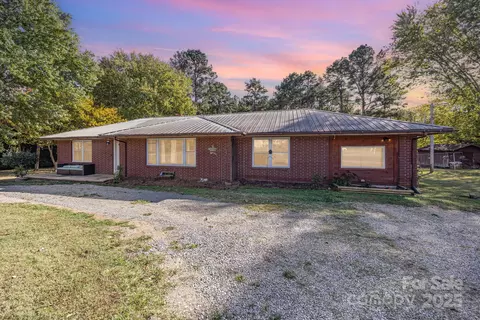 356 Eastside Dr, Denton, NC 27239