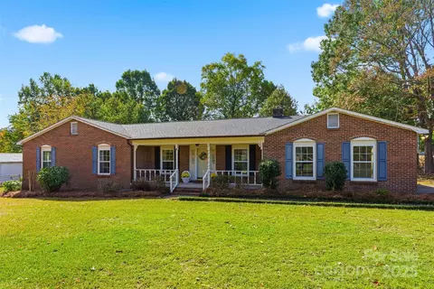 215 Chadwick Dr, Kings Mountain, NC 28086