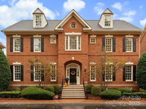 5006 Fairlawn Crescent Ct, Charlotte, NC 28226