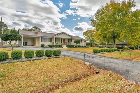 1202 Flowe Dr, Matthews, NC 28104 photo 4
