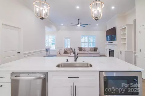 994 Cedar Crest Ln, Florence, SC 29501 photo 8