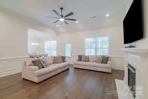 994 Cedar Crest Ln, Florence, SC 29501 photo 9