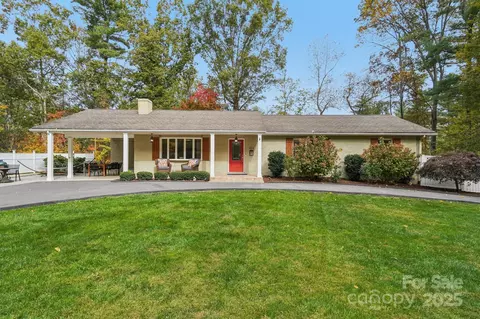 324 Baystone Dr, Hendersonville, NC 28791
