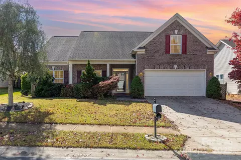 10438 Tintinhull Dr, Fort Mill, SC 29707