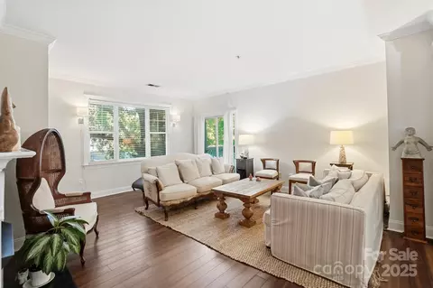 5617 Fairview 5 Rd #5, Charlotte, NC 28209