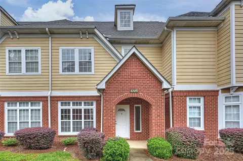 1005 Central Park Cir, Davidson, NC 28036