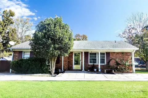 2446 Sam Newell Rd, Matthews, NC 28104
