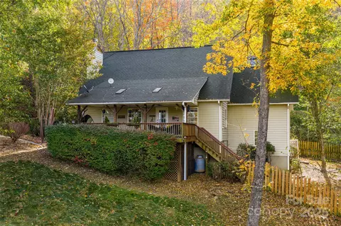 154 Presidential Dr, Waynesville, NC 28786