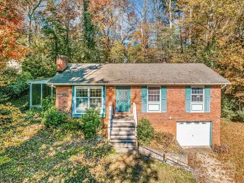 35 Auburndale Dr, Asheville, NC 28806