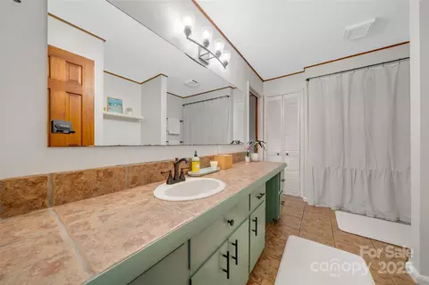 Bath - 3124 Clark Loop, Morganton, NC 28655 photo 1 of 5