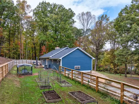Exterior - 3124 Clark Loop, Morganton, NC 28655 photo 3 of 4