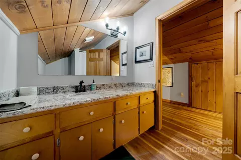 Bath - 3124 Clark Loop, Morganton, NC 28655 photo 4 of 5