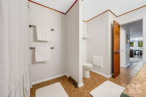 Bath - 3124 Clark Loop, Morganton, NC 28655 photo 3 of 5