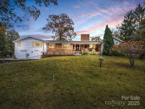 52 Loomis Ave, Asheville, NC 28803