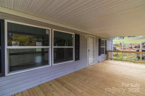 40 Champion Ln, Sylva, NC 28779 photo 6