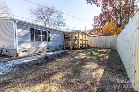 40 Champion Ln, Sylva, NC 28779 photo 3